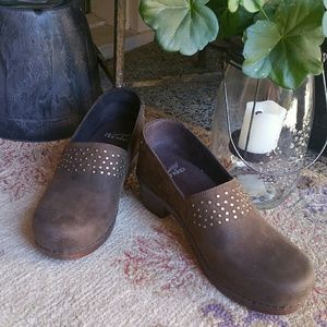 NWOB Dansko Oiled Leather Brown Studded Clogs