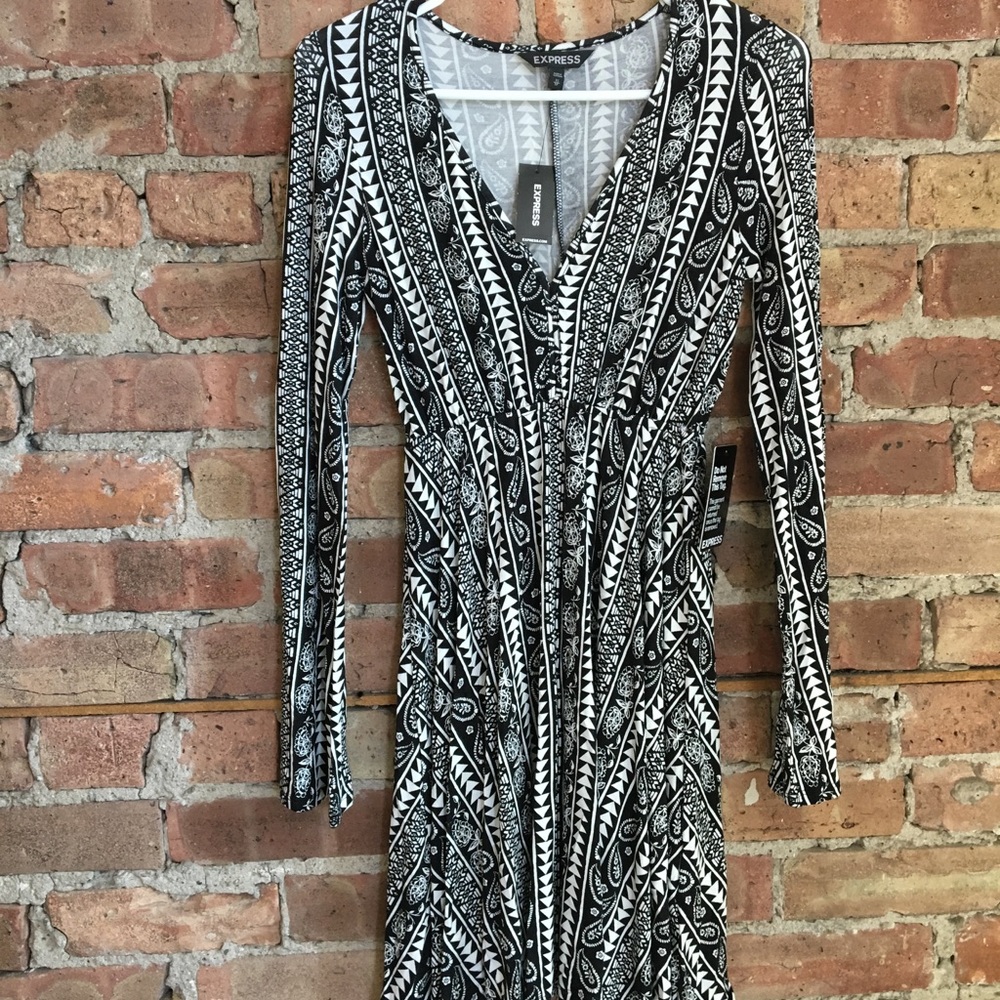 NWT Express Long Sleeve Paisley B&W Dress