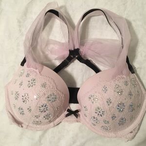 VS Fashion show beautiful push-up bra