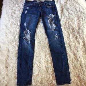 Ripped low waist skinny jeans