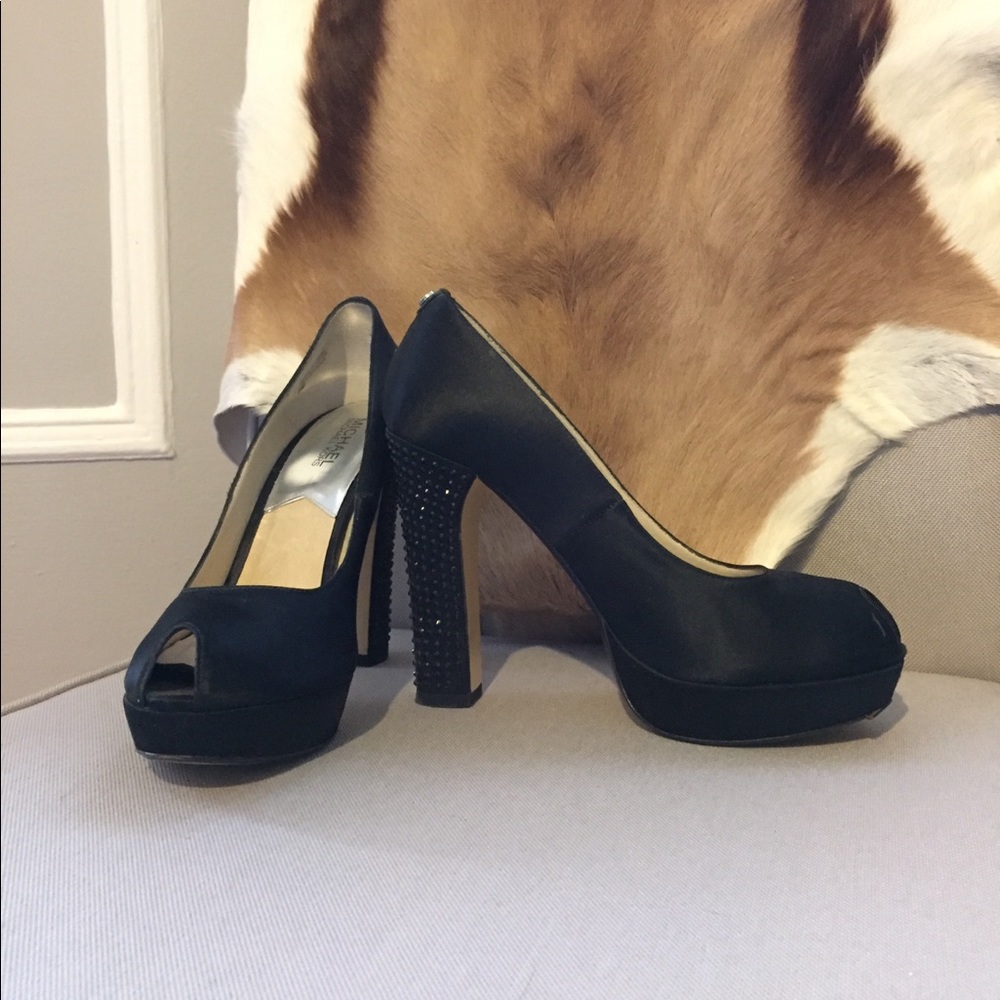 Michael Michael Kors Nadia Pump- evening heel