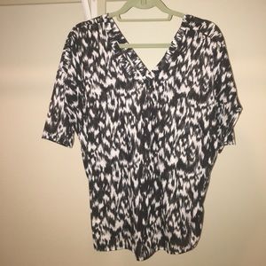 Black and White 3/4 Sleeve