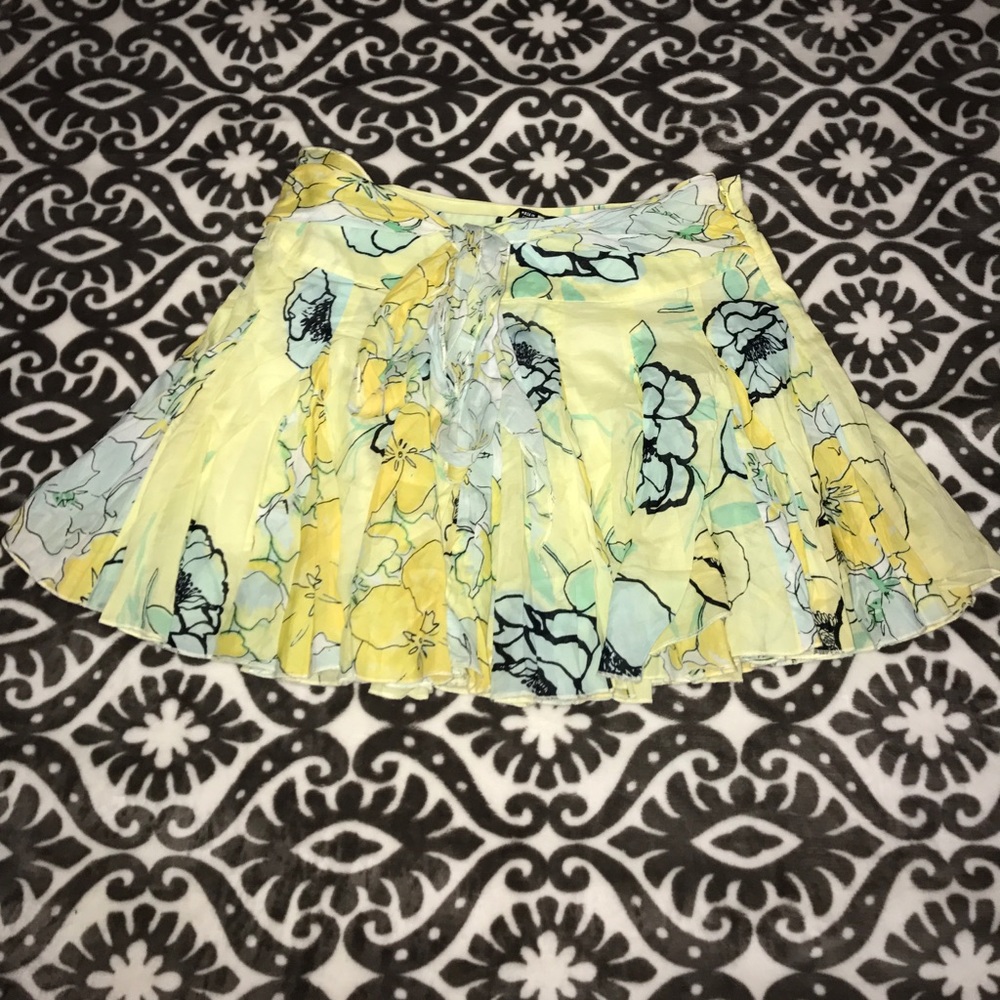 Bebe skirt size small