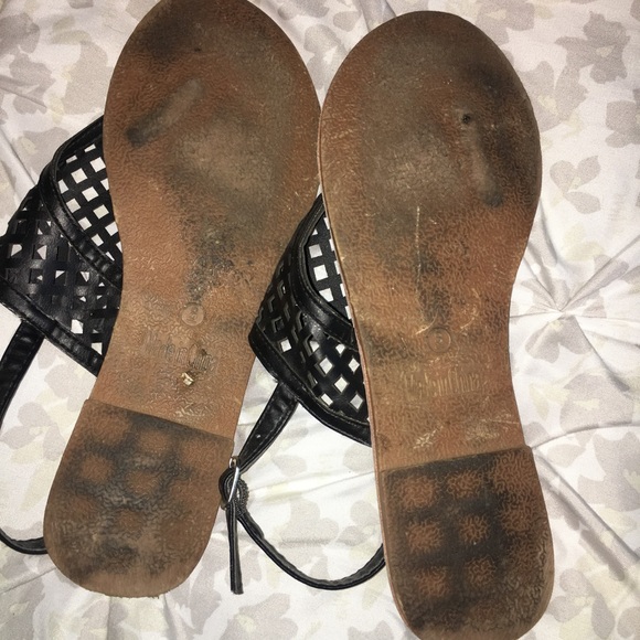 Wet Seal Black Sandals - Picture 2 of 4