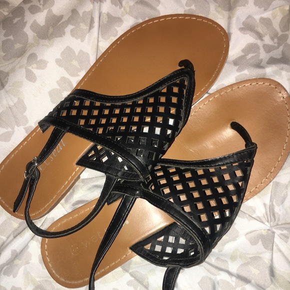Wet Seal Black Sandals - Picture 3 of 4
