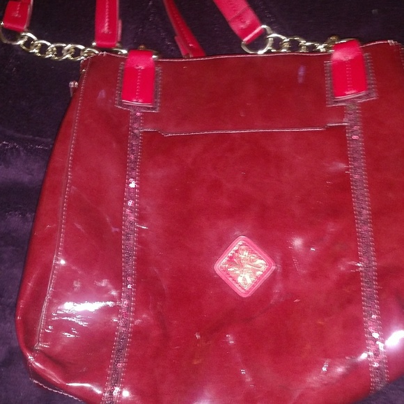 Red Simply Vera patent leather purse, center - Picture 1 of 3