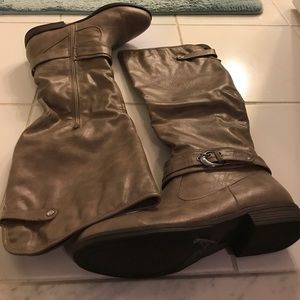 Taupe color boots