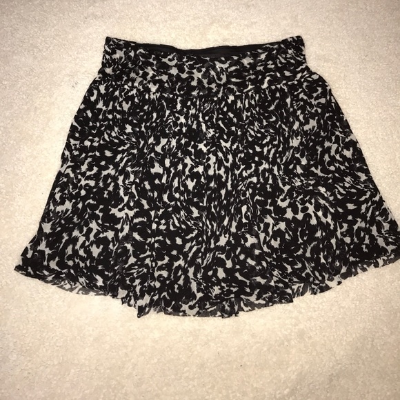 EXPRESS BUNDLE XSMALL skirt & top - Picture 4 of 7