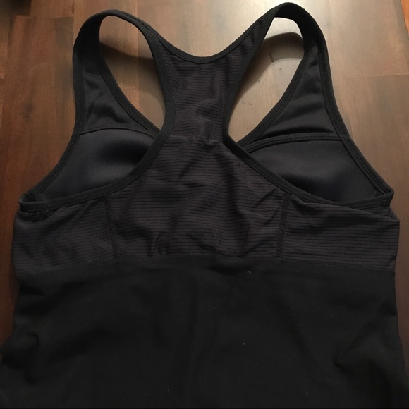 NIKE FitDry Running Tank - EUC‼️ - Picture 3 of 3