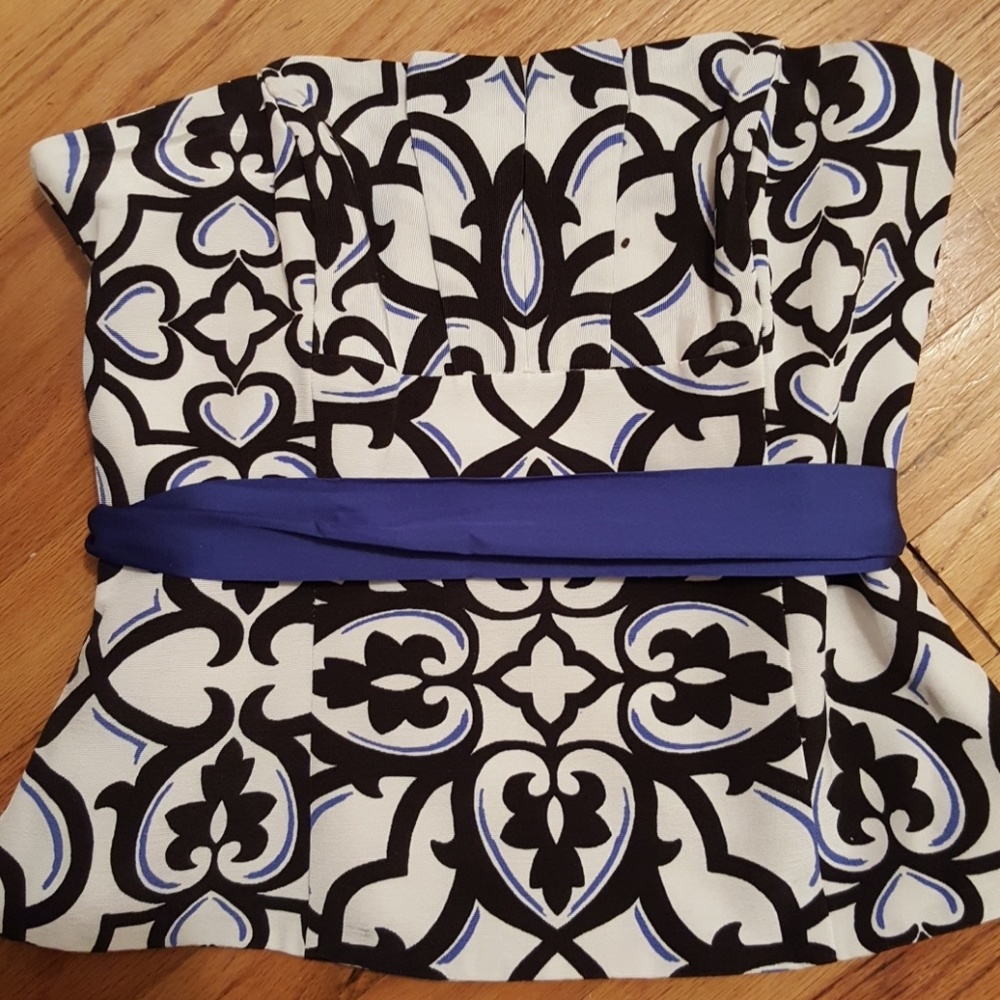 NWOT  white & black market strapless top