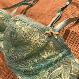 Victoria Secret Lace Demi Underwire Bra