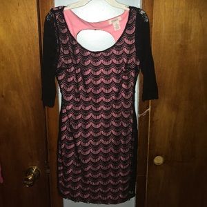 Candid's lace bodycon dress