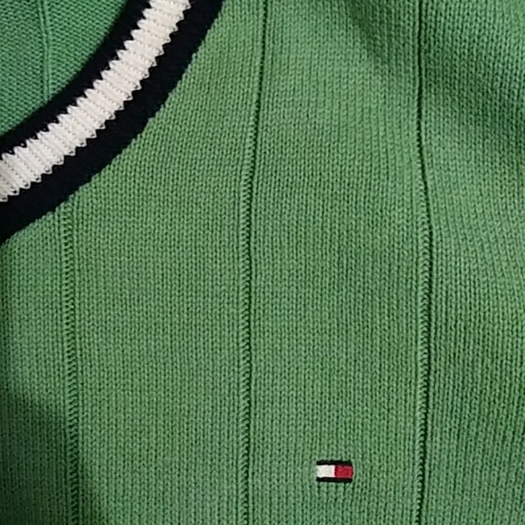 ❤HP❤ EUC Tommy Hilfiger Green V-Neck Sweater - Picture 2 of 4