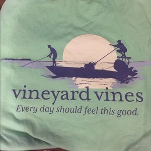 Vineyard Vines frocket tee