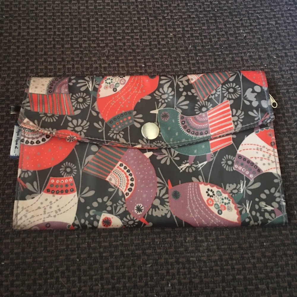 Black bird wallet