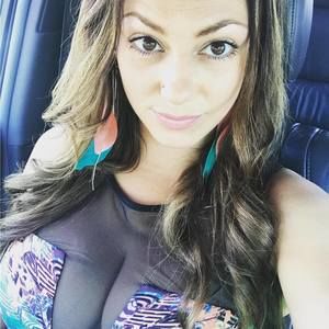 Meet your Posher, Elyse