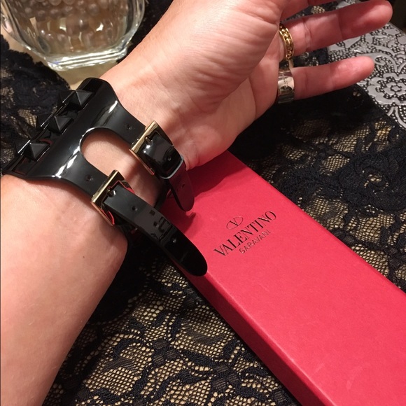 NWT Valentino Garavani Rockstud Black Bracelet - Picture 2 of 8