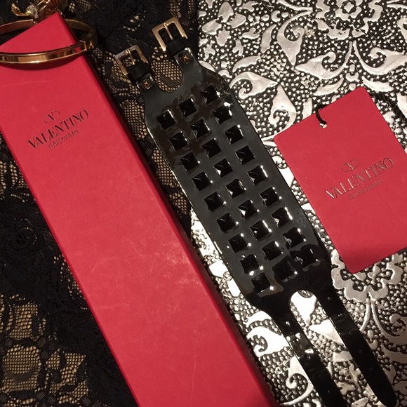 NWT Valentino Garavani Rockstud Black Bracelet - Picture 4 of 8