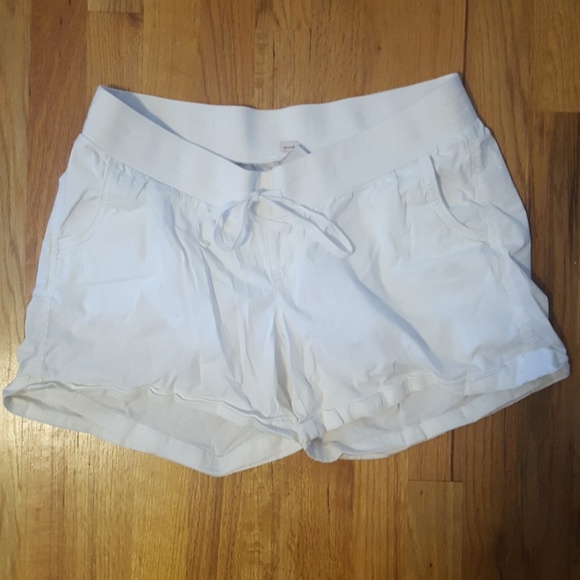 White shorts - Picture 1 of 2