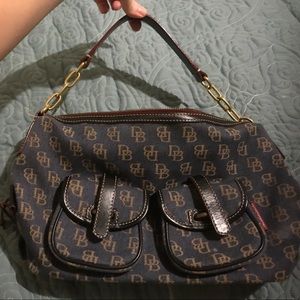 Dooney & Bourke signature shoulder purse blue