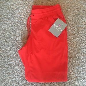 Athleta prima Capri size 0 with Tag. Never worn