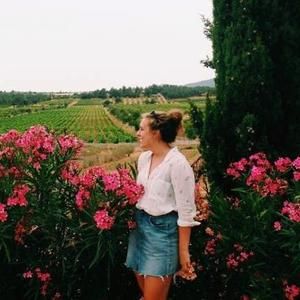 Meet your Posher, Caroline