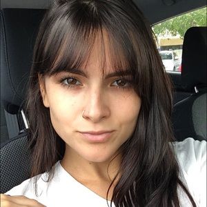 Meet your Posher, Mia