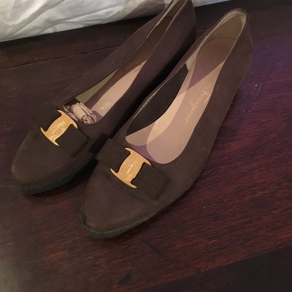 Salvatore Ferragamo brown suede flats size 9 B