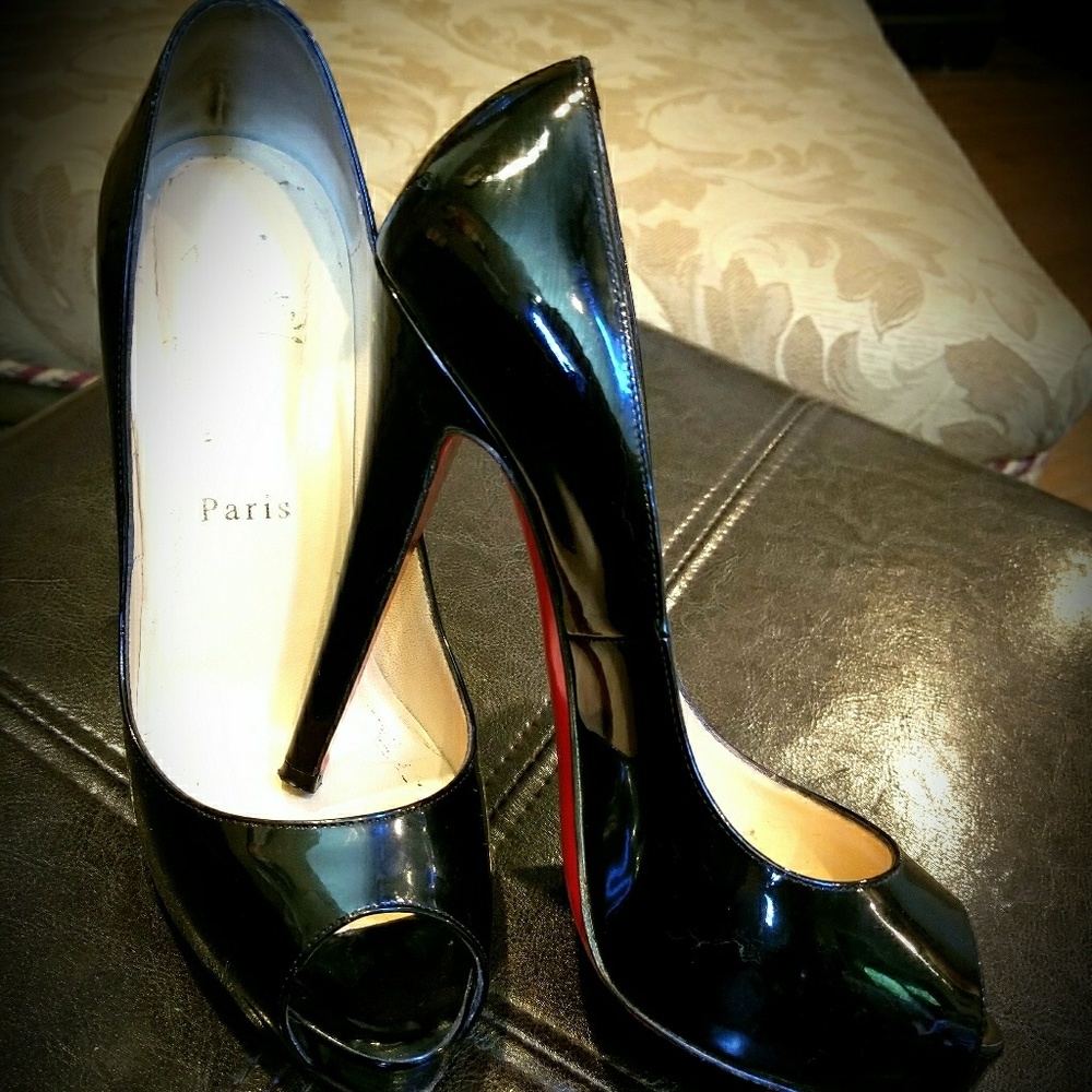 **SOLD*** Christian Louboutin pumps