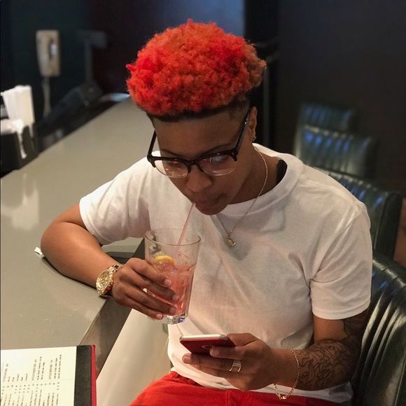 Meet your Posher, Crystal - Picture 1 of 1