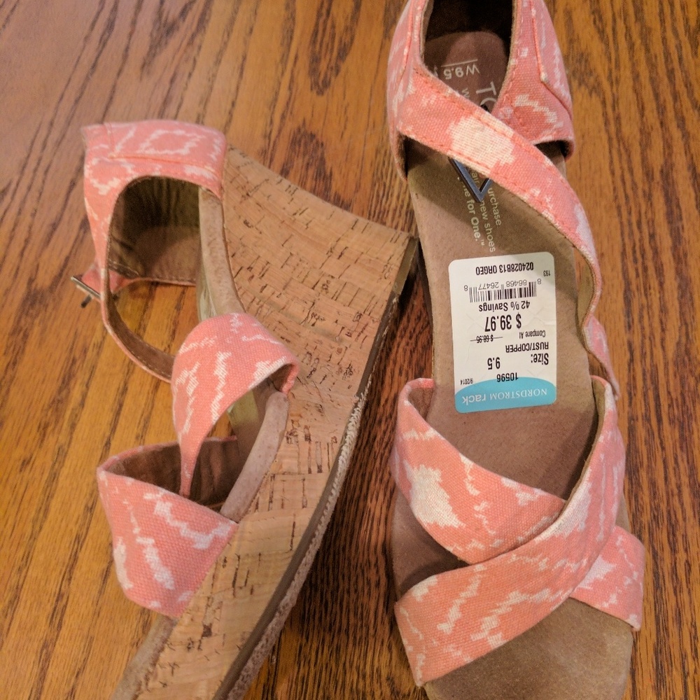 Toms wedges