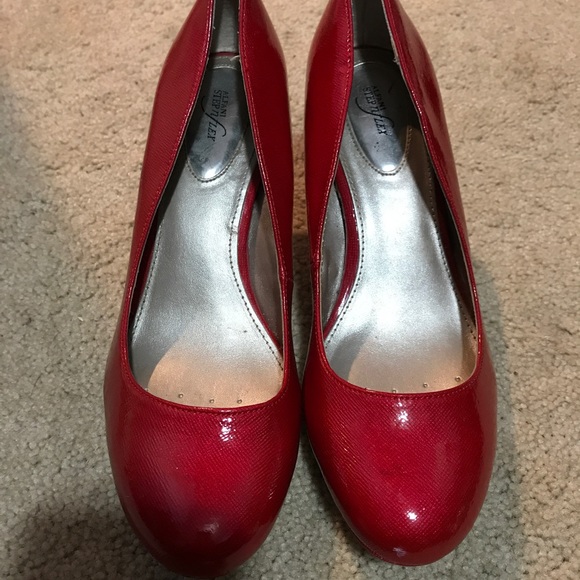 Red Heels - Picture 1 of 6