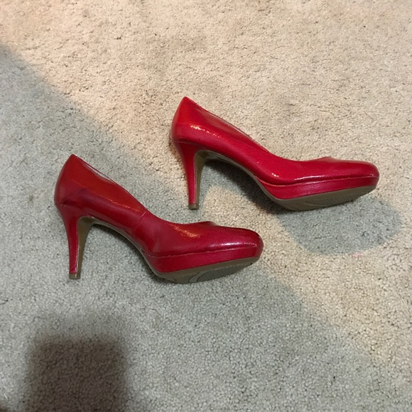 Red Heels - Picture 3 of 6