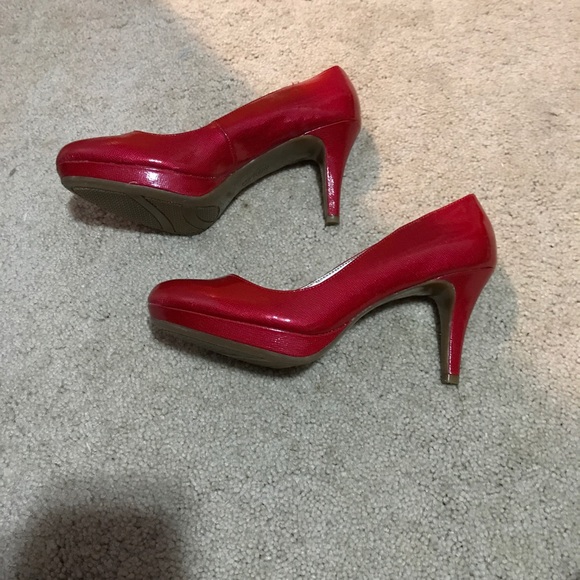 Red Heels - Picture 4 of 6