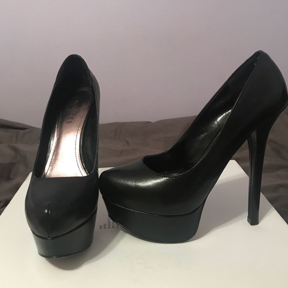 BAKERS BLACK HIGH HEELS