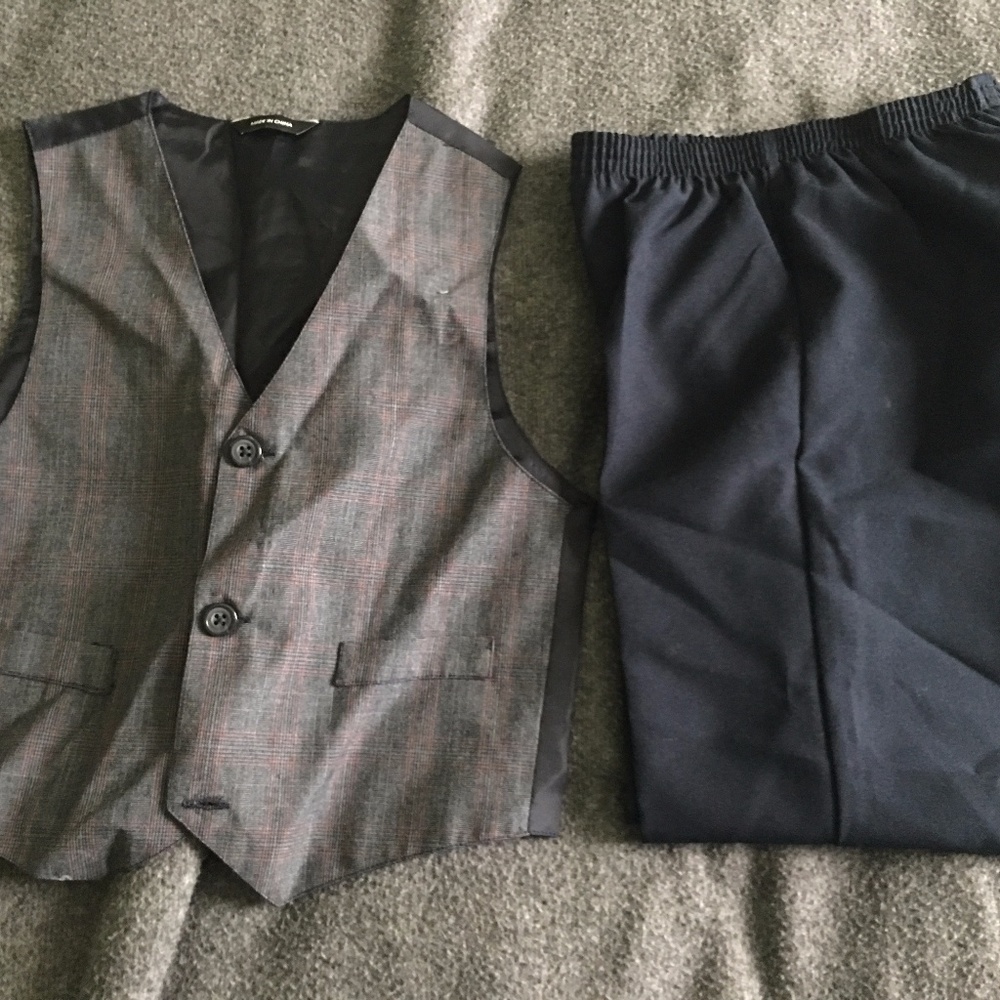 Gray and Navy Blue 2 Piece Suit Set. Size 4