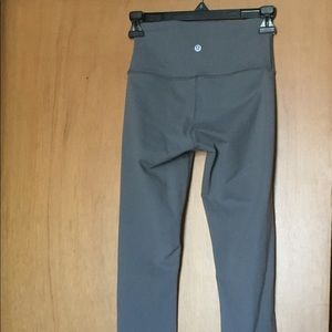 Lulumon gray pants 4