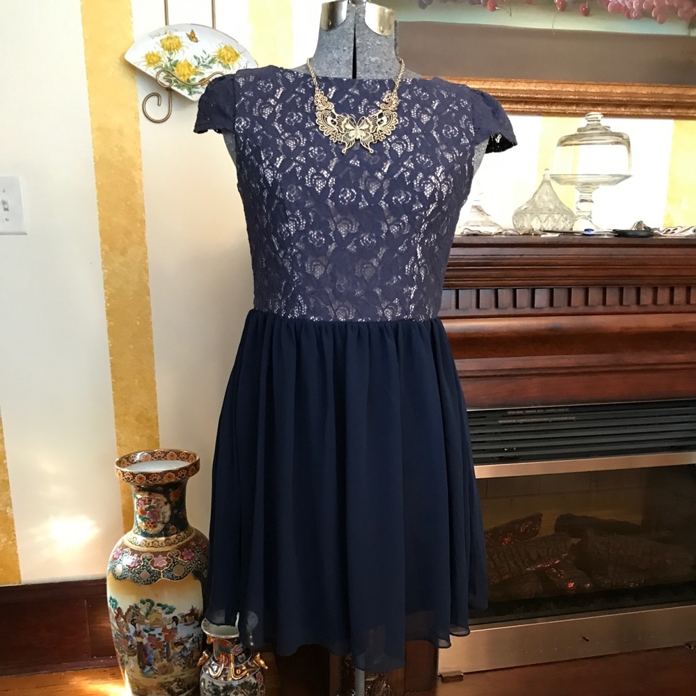 Emerald Sundae junior dress in size 9 from Macy's - Picture 3 of 7