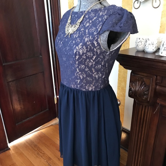 Emerald Sundae junior dress in size 9 from Macy's - Picture 2 of 7