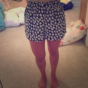 FLORAL FLOWY SHORTS-REALLY LIGHT MATERIAL