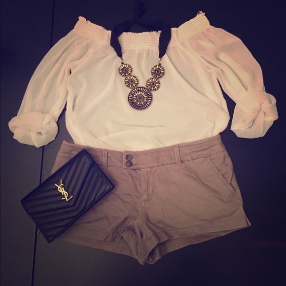 American Eagle Outfitters Pants - American Eagle Shorts - Size 6