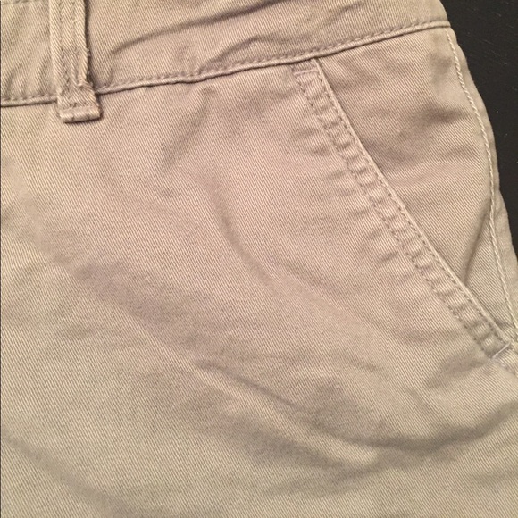 American Eagle Shorts - Size 6 - Picture 4 of 6