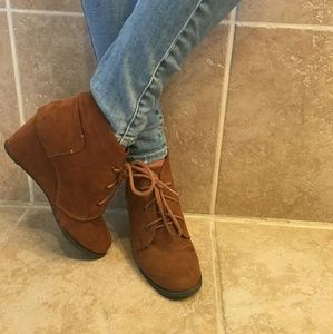 Womens' Brown Wedge Bootie