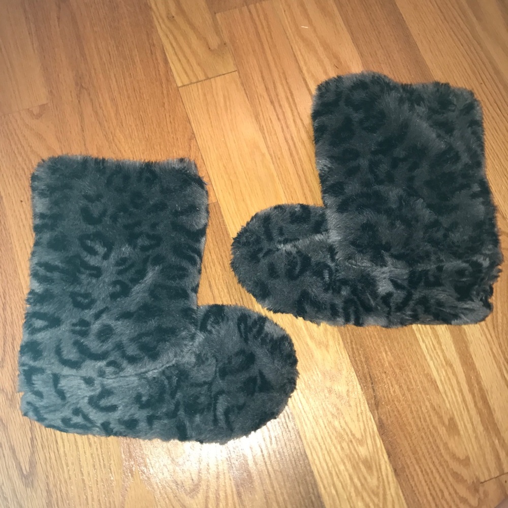💟 Cheetah Slippers