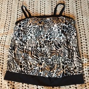 Women's Black & White design Swim Suit Top 26W