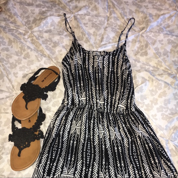 Mossimo Black and White Romper - Picture 2 of 4