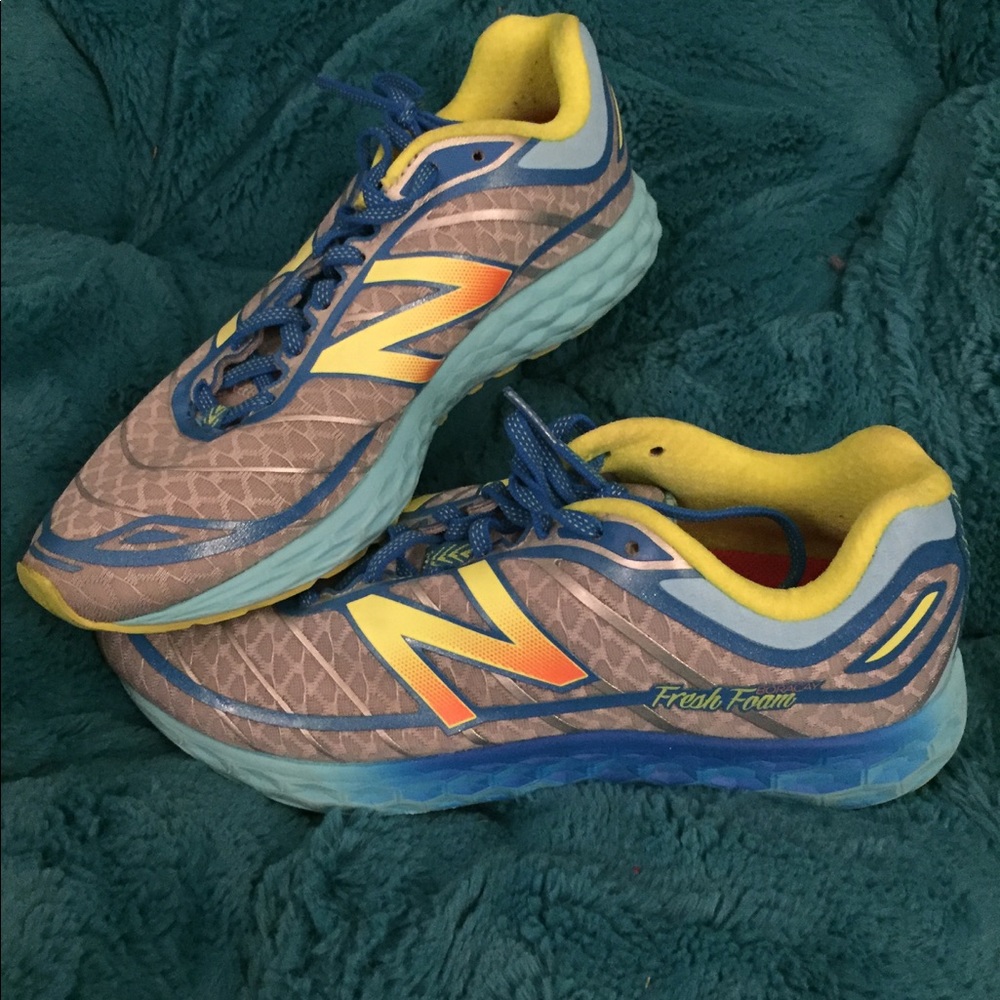 👟Women's New Balance Sold Out Fresh Foam Sz 9.5
