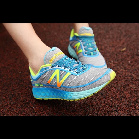 👟Women's New Balance Sold Out Fresh Foam Sz 9.5 - Picture 2 of 8