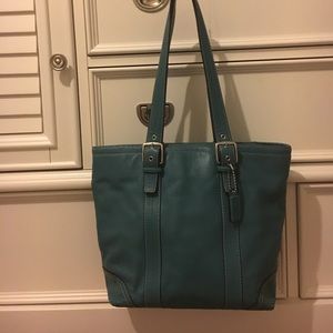 Coach  A0882-F11201 Hamptons Tote - Teal EUC!