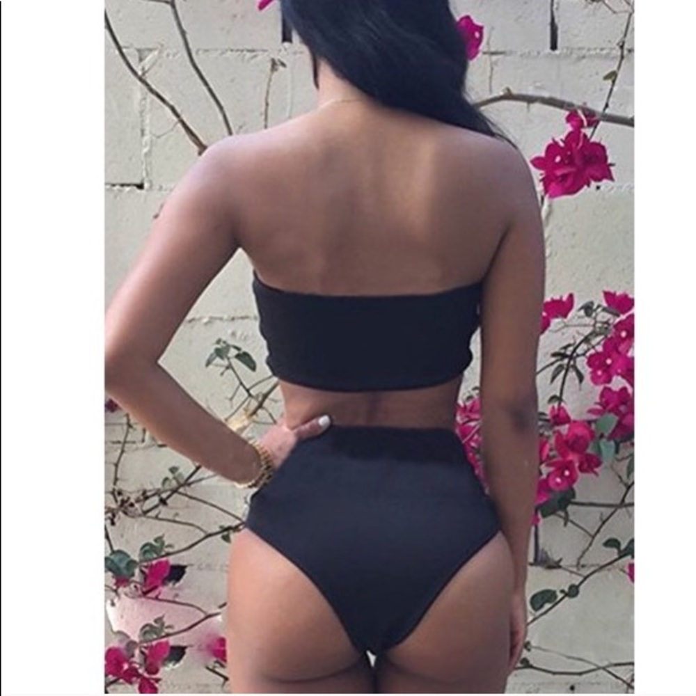 High wasted black swimsuit.